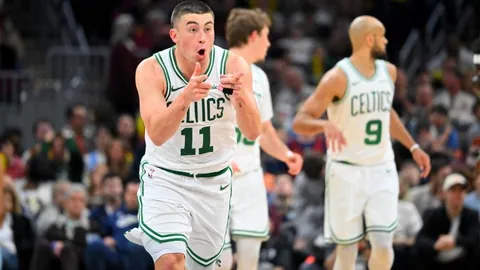 哈珀父親目睹子孫激戰，新秀榜前三強勢躍升，哈珀獨得36分6籃板6助攻，緊隨特雷楊之後